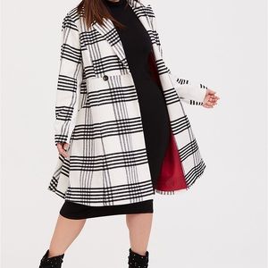 WHITE & BLACK PLAID WOOLEN STATEMENT COAT